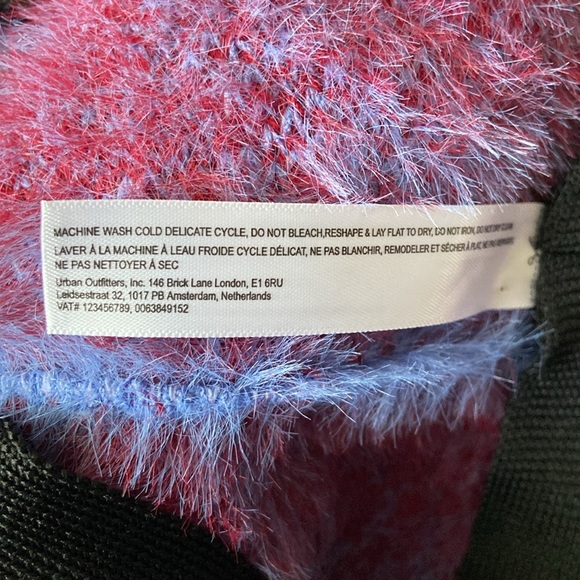 Urban Outfitters Juno Fuzzy Bucket Hat Checkered Plaid Blue Red One Size NEW - Picture 6 of 13